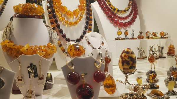 Jewelers and jewelry stores in Montreal: crafting timeless elegance